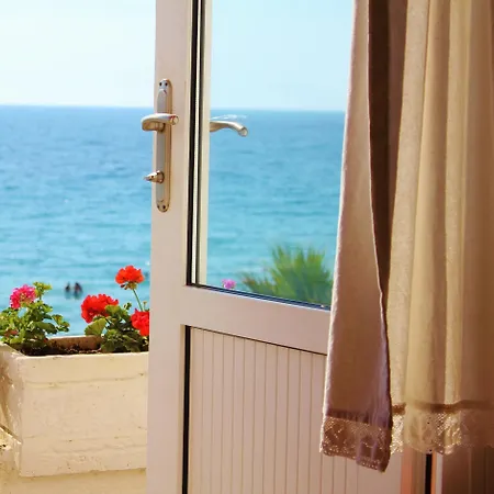 Ladies Beach Hotel 3*