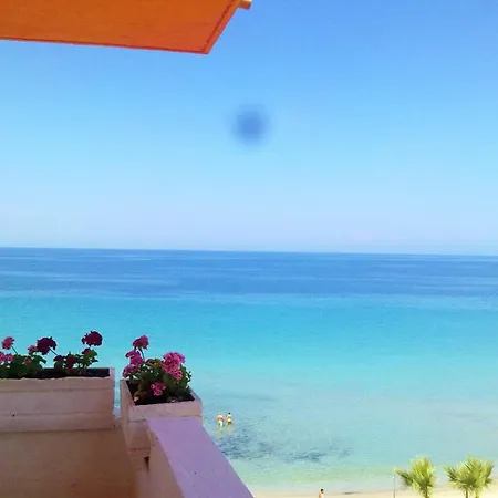 Ladies Beach Hotel